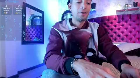 Snapshot of drakeneumann chatting on November 22, 4:00 am Drake Neuman online show from November 22, 4:00 am