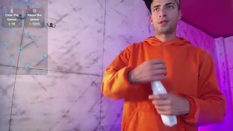 Snapshot of drakeneumann chatting on November 23, 3:50 am Drake Neuman online show from November 23, 3:50 am