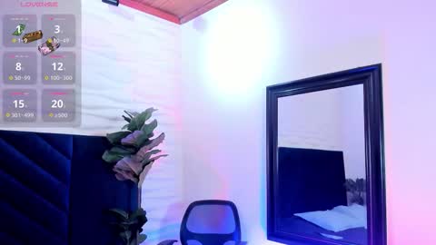 Snapshot of drakeneumann chatting on December 15, 3:33 am Drake Neuman online show from December 15, 3:33 am