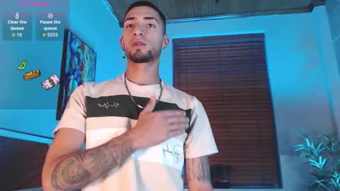 Snapshot of drakeneumann chatting on December 16, 3:33 am Drake Neuman online show from December 16, 3:33 am