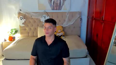 Drake Smith online show from November 2, 11:07 pm