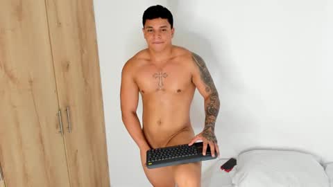 Snapshot of drakesmith02 chatting on December 17, 2:34 pm Drake Smith online show from December 17, 2:34 pm