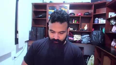 Snapshot of drako_argenti_ chatting on December 23, 9:51 pm Drako online show from December 23, 9:51 pm