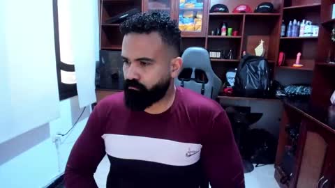 Snapshot of drako_argenti_ chatting on December 31, 8:34 pm Drako online show from December 31, 8:34 pm