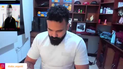 Snapshot of drako_argenti_ chatting on January 4, 5:37 am Drako online show from January 4, 5:37 am