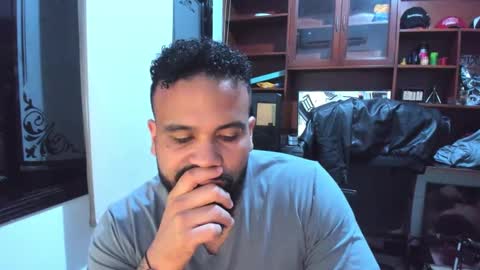 Snapshot of drako_argenti_ chatting on February 6, 12:00 am Drako online show from February 6, 12:00 am