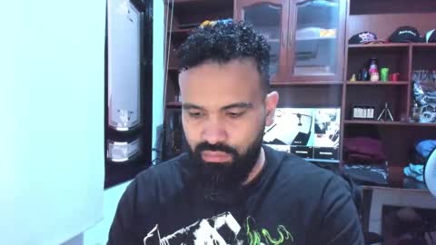 Snapshot of drako_argenti_ chatting on February 7, 8:53 pm Drako online show from February 7, 8:53 pm