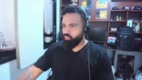 Snapshot of drako_argenti_ chatting on February 18, 2:06 pm Drako online show from February 18, 2:06 pm