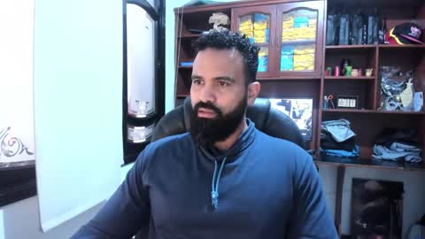 Snapshot of drako_argenti_ chatting on February 24, 4:04 pm Drako online show from February 24, 4:04 pm