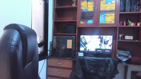 Snapshot of drako_argenti_ chatting on February 28, 2:53 pm Drako online show from February 28, 2:53 pm