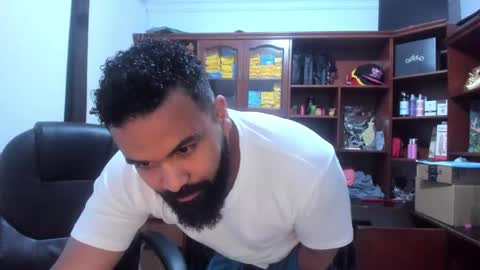 Snapshot of drako_argenti_ chatting on March 4, 7:51 am Drako online show from March 4, 7:51 am