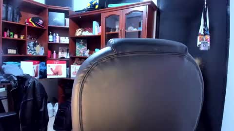 Snapshot of drako_argenti_ chatting on March 7, 8:23 am Drako online show from March 7, 8:23 am