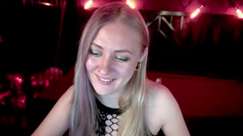 Snapshot of dramaquenn chatting on March 21, 7:13 am Lina online show from March 21, 7:13 am