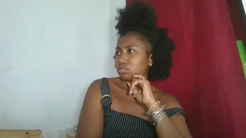 Snapshot of drasomaralda chatting on December 1, 1:05 pm drasomaralda online show from December 1, 1:05 pm