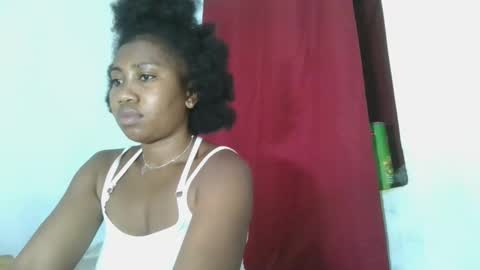 Snapshot of drasomaralda chatting on December 2, 3:45 am drasomaralda online show from December 2, 3:45 am