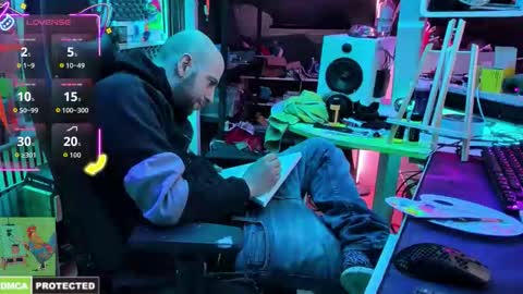 Snapshot of drawingcock chatting on December 20, 10:06 pm drawingcock online show from December 20, 10:06 pm