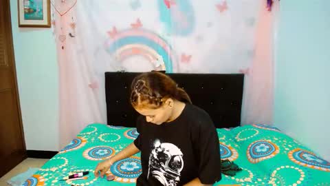 Snapshot of dream__girls69944 chatting on October 18, 11:33 am sharon online show from October 18, 11:33 am