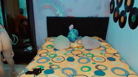 Snapshot of dream__girls69944 chatting on November 20, 8:25 am sharon online show from November 20, 8:25 am