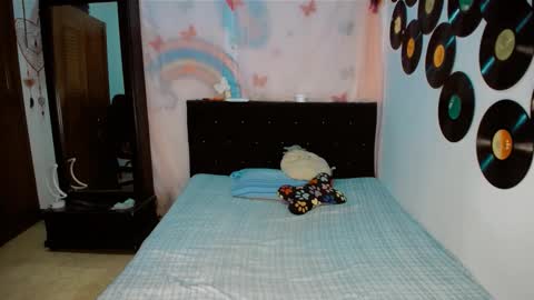 Snapshot of dream__girls69944 chatting on February 13, 9:38 am sharon online show from February 13, 9:38 am