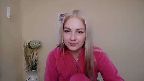 dream_dolly_ online show from September 19, 12:50 pm