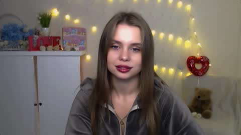 Mari online show from October 6, 7:39 am