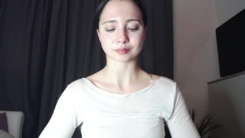 Nicole online show from November 28, 3:04 pm