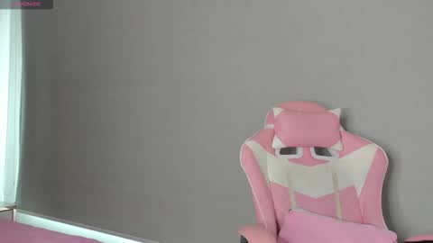 Snapshot of dream_team4 chatting on November 17, 5:52 pm dream team online show from November 17, 5:52 pm