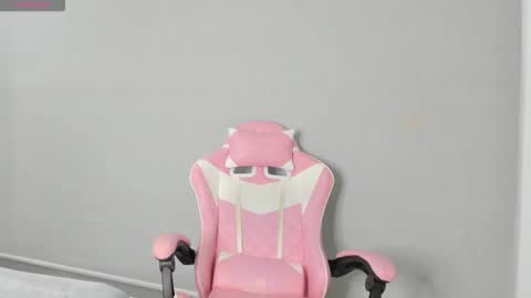 Snapshot of dream_team4 chatting on November 20, 12:05 pm dream team online show from November 20, 12:05 pm