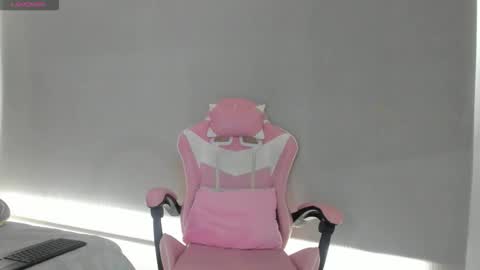 Snapshot of dream_team4 chatting on November 26, 6:20 pm dream team online show from November 26, 6:20 pm