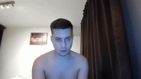 Snapshot of dreamboy240 chatting on November 21, 3:33 pm Johnny online show from November 21, 3:33 pm