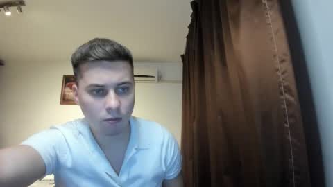 Snapshot of dreamboy240 chatting on December 4, 4:38 pm Johnny online show from December 4, 4:38 pm