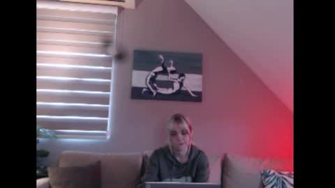 A girl online show from October 15, 7:30 am