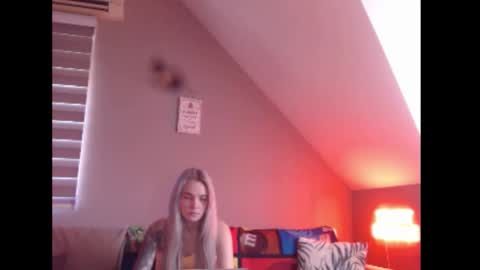 Snapshot of dreamcatcherfantasy chatting on February 26, 8:24 am A girl online show from February 26, 8:24 am