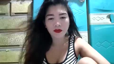 Snapshot of dreamer_17 chatting on December 3, 8:23 am Maui online show from December 3, 8:23 am