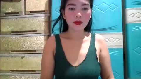 Snapshot of dreamer_17 chatting on December 4, 5:39 am Maui online show from December 4, 5:39 am