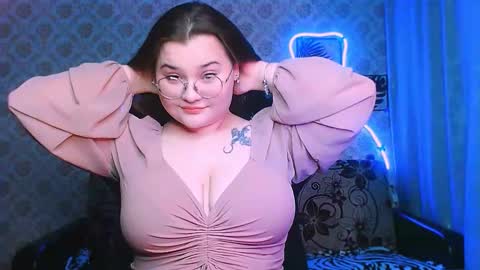 dreamforyoue2 online show from February 14, 8:16 pm