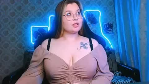 dreamforyoue2 online show from July 26, 6:59 pm