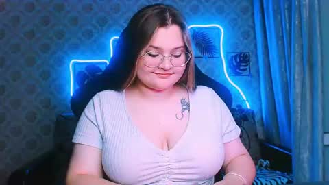 dreamforyoue2 online show from July 30, 8:08 pm