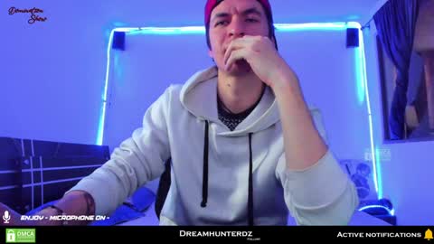 Snapshot of dreamhunterdz chatting on February 8, 10:40 pm Your lord. - ONLINE 1500 Pm to 2100 Pm - New York Hour online show from February 8, 10:40 pm