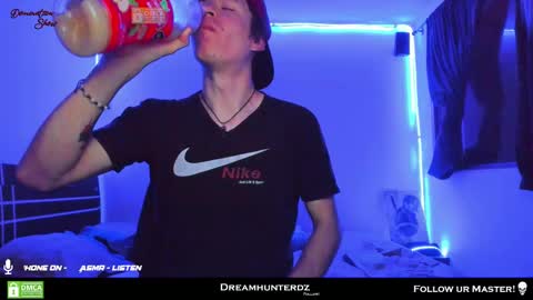 Snapshot of dreamhunterdz chatting on February 10, 11:13 pm Your lord. - ONLINE 1500 Pm to 2100 Pm - New York Hour online show from February 10, 11:13 pm