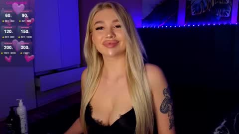 Snapshot of dreamkisslove chatting on March 8, 5:00 am Mila online show from March 8, 5:00 am