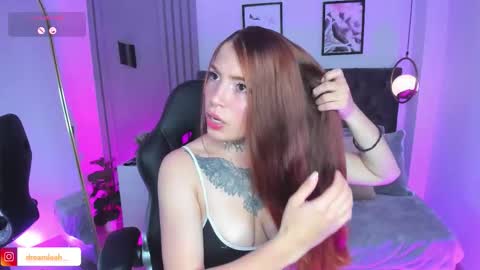 Snapshot of dreamleah_ chatting on November 6, 5:08 am dreamleah_ online show from November 6, 5:08 am