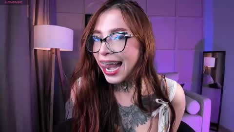 Snapshot of dreamleah_ chatting on March 21, 3:55 am dreamleah_ online show from March 21, 3:55 am