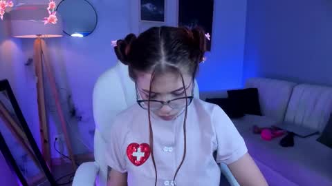 Snapshot of dreamleah_ chatting on March 24, 9:53 pm dreamleah_ online show from March 24, 9:53 pm