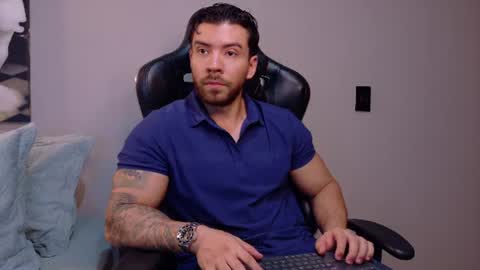 cris online show from June 10, 11:03 pm