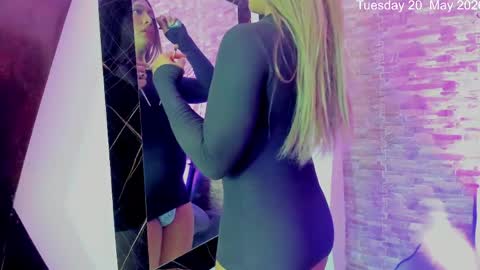 Snapshot of dreams_chloe chatting on May 20, 5:46 am dreams_chloe online show from May 20, 5:46 am