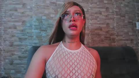 Snapshot of dreams_chloe chatting on June 7, 5:55 am dreams_chloe online show from June 7, 5:55 am