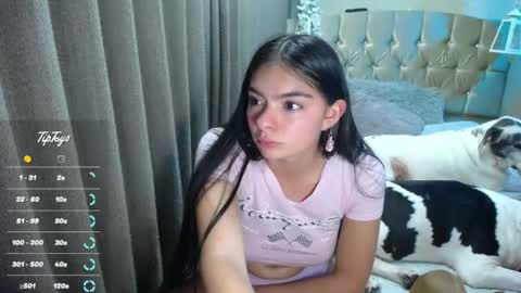 Snapshot of dreams_sophi chatting on June 22, 12:02 am Sophia online show from June 22, 12:02 am