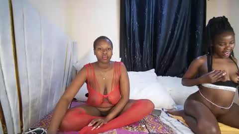 Snapshot of dreamy_doll chatting on October 10, 4:33 am Dreamy doll online show from October 10, 4:33 am