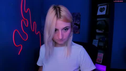 Snapshot of dreamyivyy chatting on June 30, 7:26 pm Ivy online show from June 30, 7:26 pm